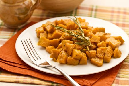 Gebratener Kürbis mit Rosmarin und Weißwein