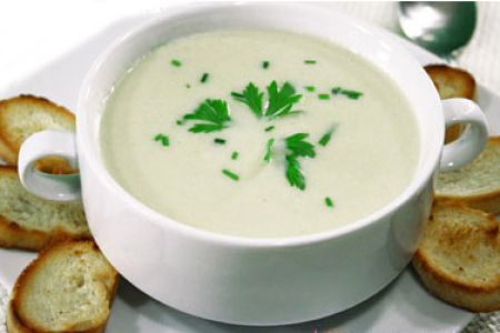 Vichyssoise (kalte Lauch-Kartoffelsuppe)