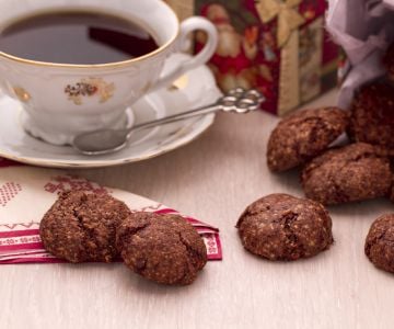 Gewürzkekse mit Schokolade und Mandeln