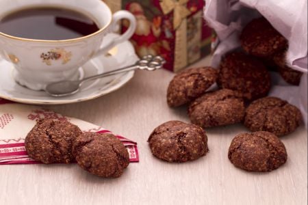 Gewürzkekse mit Schokolade und Mandeln