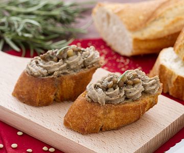 Crostini mit Linsencreme und Rosmarin