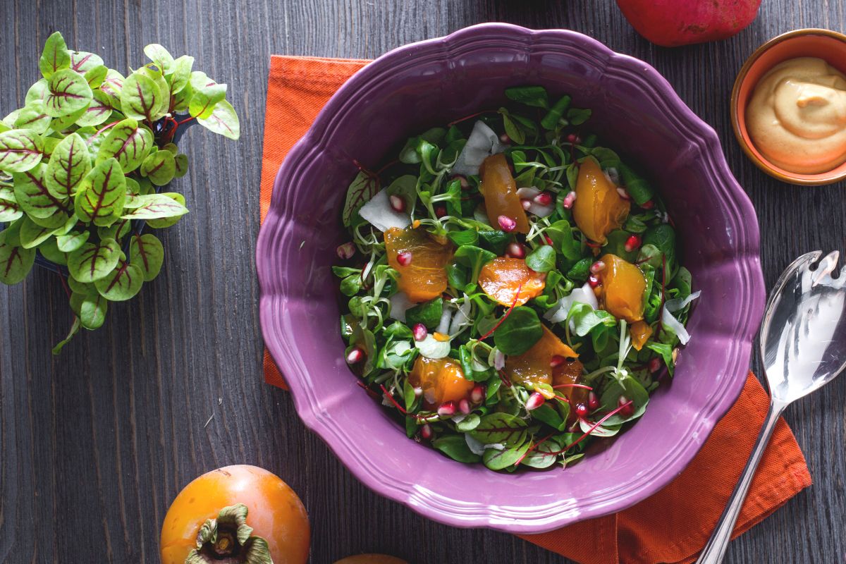 Kaki- und Granatapfel-Salat