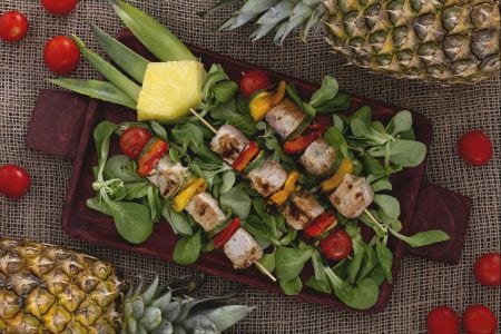 Marinierte Ananas-Spieße
