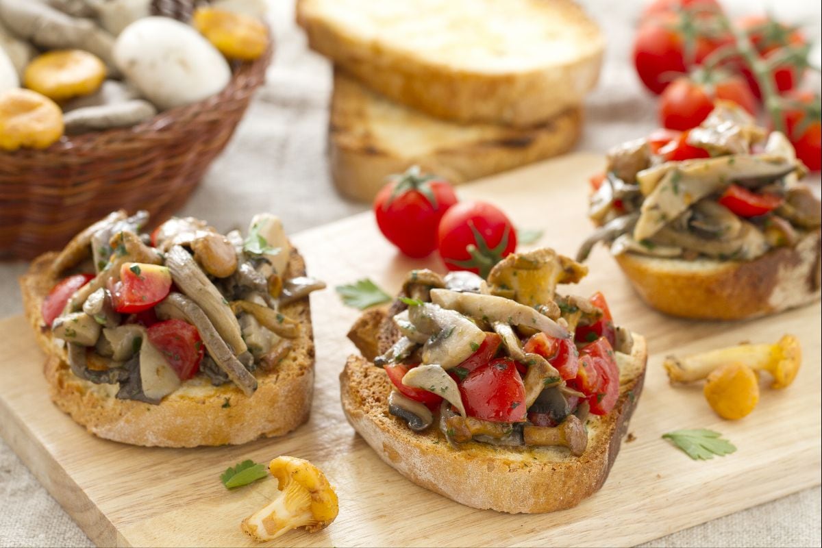 Bruschetta mit sautierten Pilzen