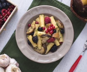 Rigatoni mit Steinpilzen und Waldbeeren