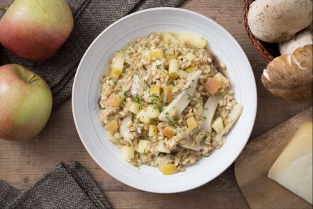 Graupenrisotto mit Pilzen und Äpfeln