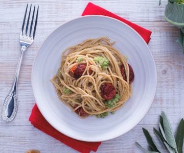Spaghetti mit Salbei-Walnuss-Pesto