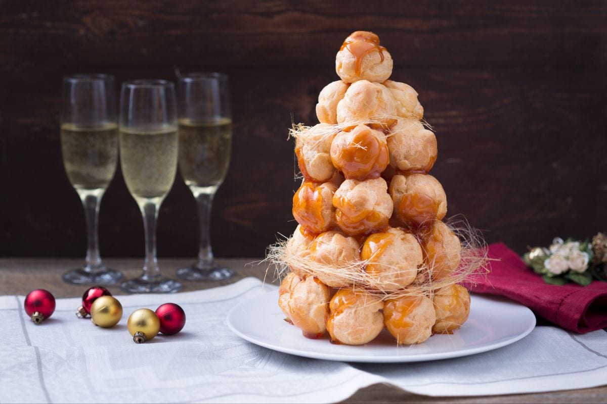 Weihnachts-Croquembouche