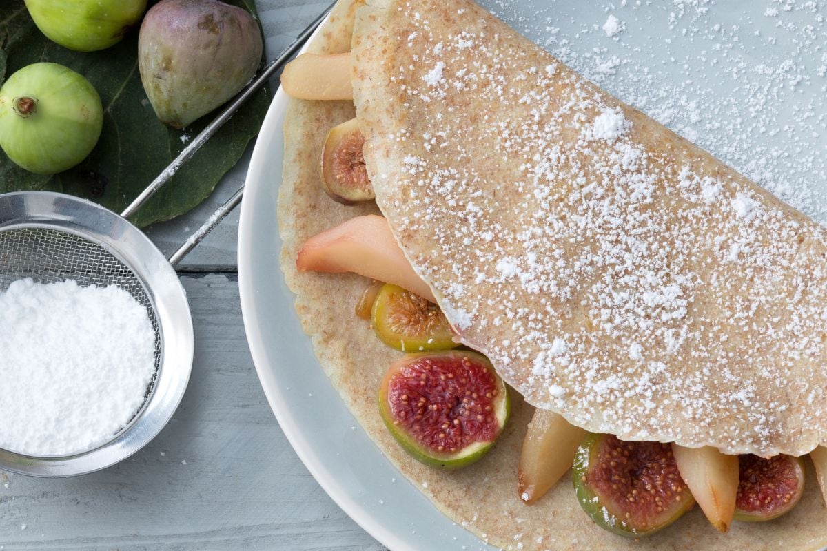 Vollkorncrepes mit Feigen und Birnen