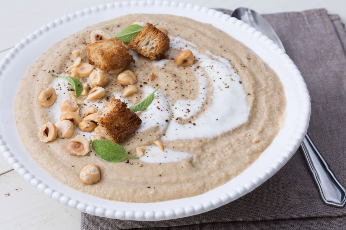 Pastinaken-Haselnuss-Suppe