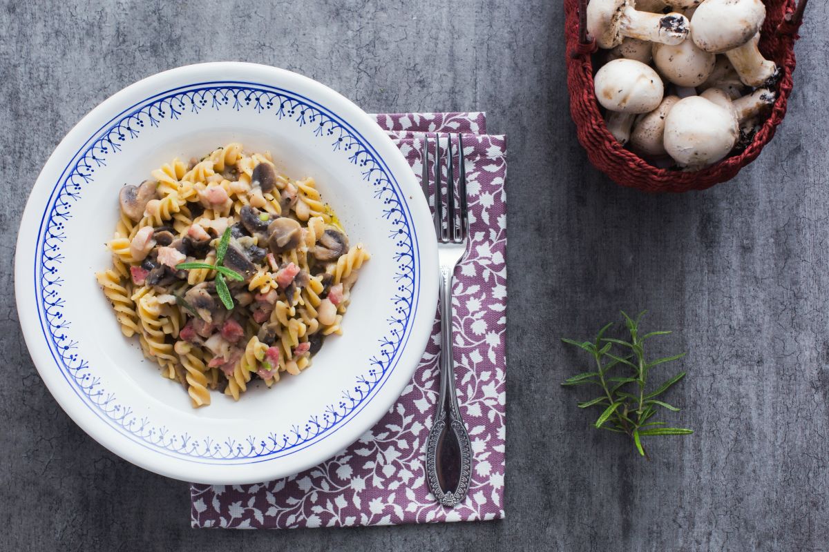 Pasta mit Pilzen und Bohnen