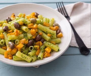 Nudeln mit Petersilienpesto und Kürbis