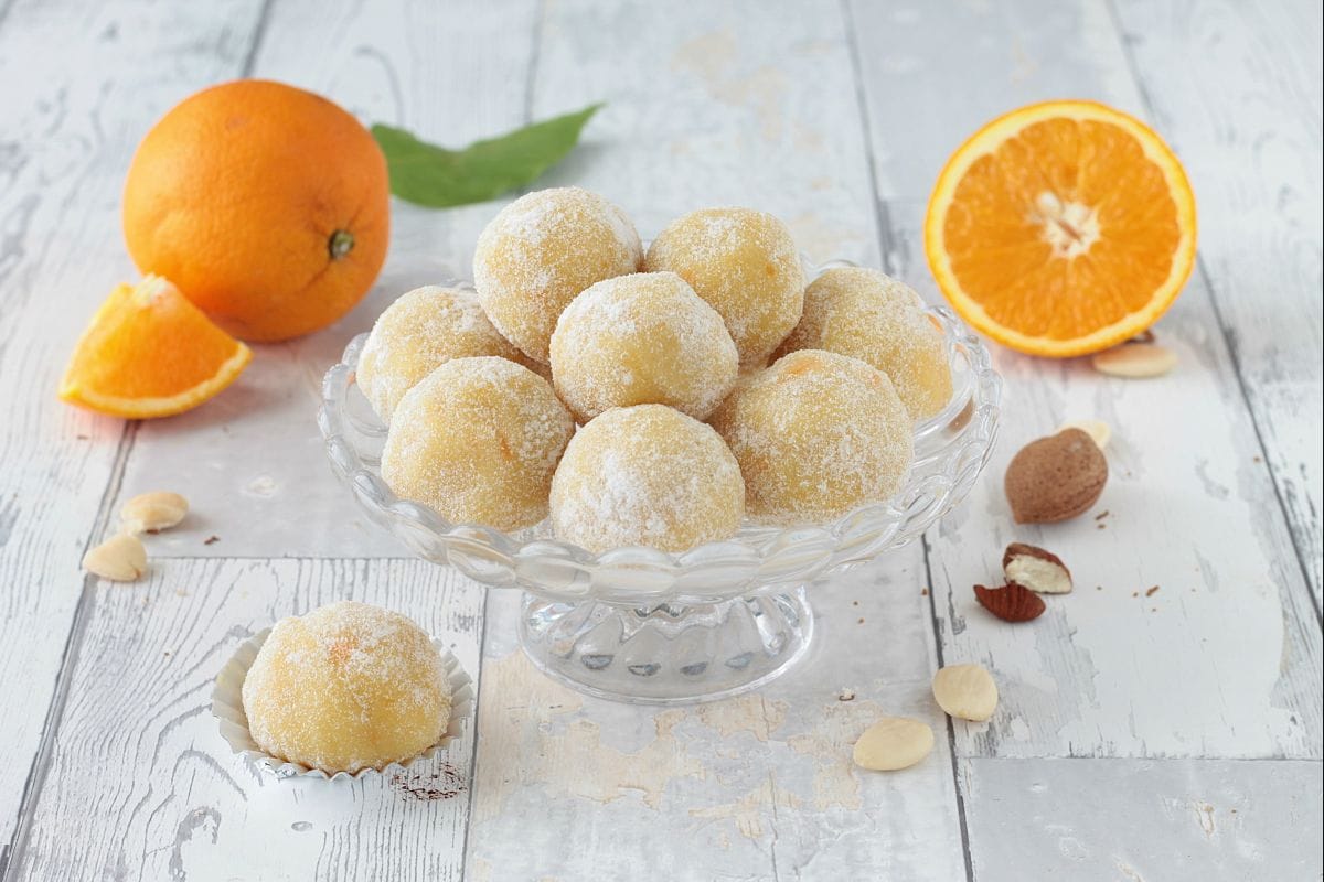 Mandel-Orangen-Kugeln