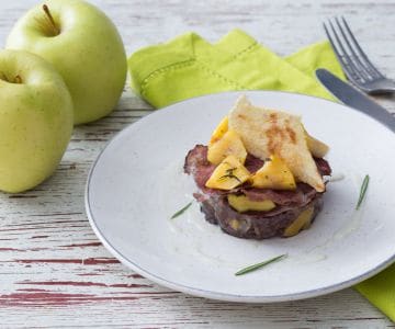 Kleine Aufläufe mit Guttiau-Brot, Rotwein und Äpfeln