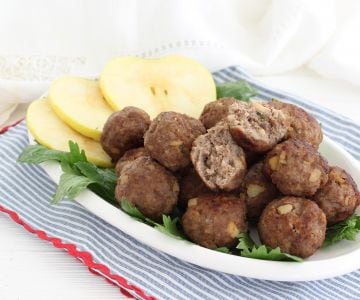 Fleisch- und Apfelbällchen