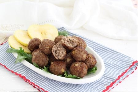 Fleisch- und Apfelbällchen