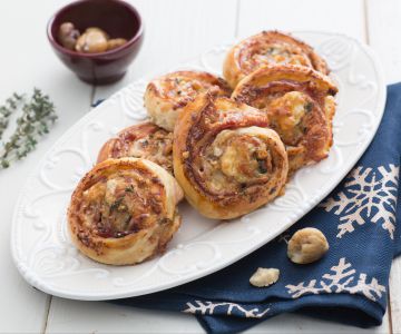 Salzige Blätterteigschnecken mit Granatapfel