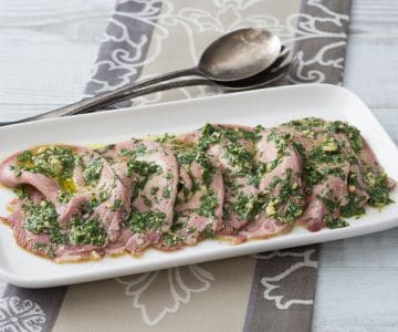 Gepökelte Zunge mit grüner Soße