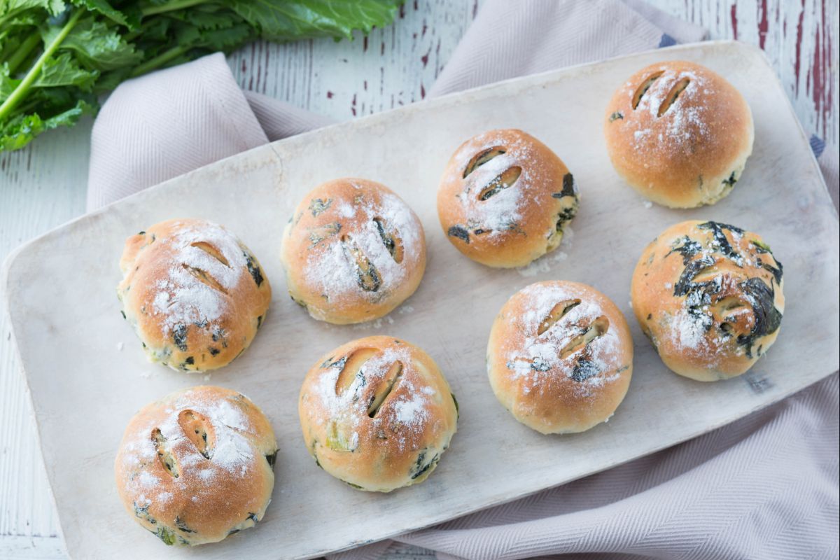 Brötchen mit Stängelkohl