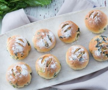 Brötchen mit Stängelkohl