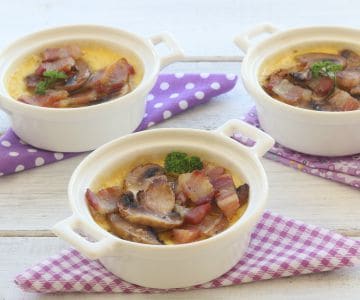 Herzhafte Creme mit Pilzen und Speck