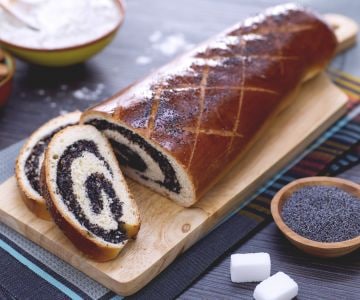 Mohnsamen-, Mandel- und Marzipanrolle