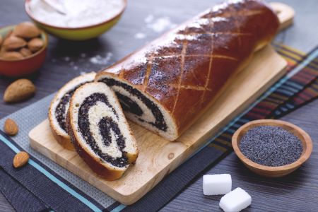 Mohnsamen-, Mandel- und Marzipanrolle