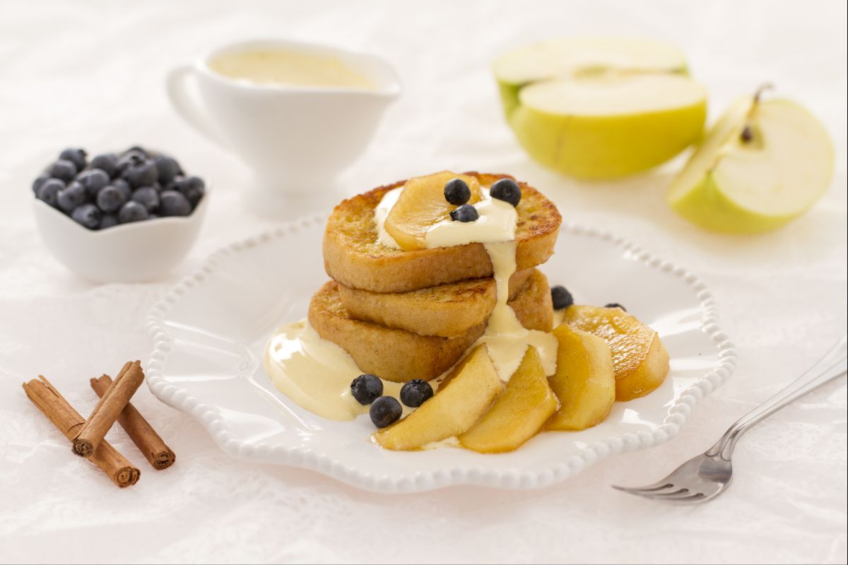 Armer Ritter mit karamellisierten Äpfeln