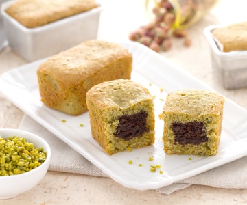 Mini-Pistazienkuchen mit Nesquik-Kern