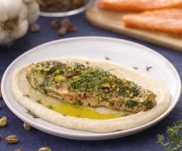 Knuspriger Lachs auf Cannellini-Creme
