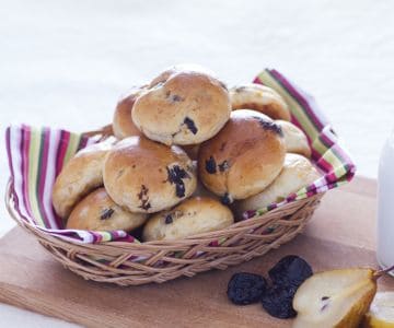 Süße Brötchen mit Obst
