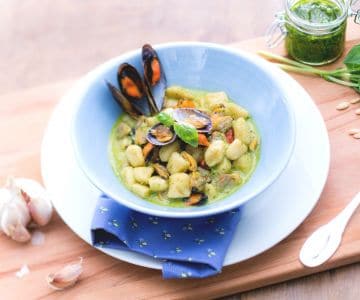 Kartoffelgnocchi mit Pesto, Miesmuscheln und Venusmuscheln