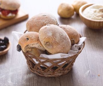 Salentiner Puccia mit Oliven