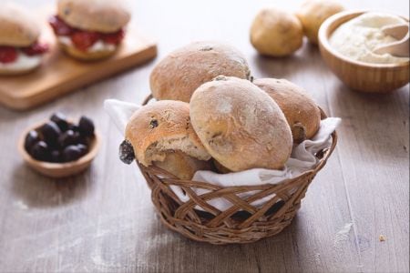 Salentiner Puccia mit Oliven