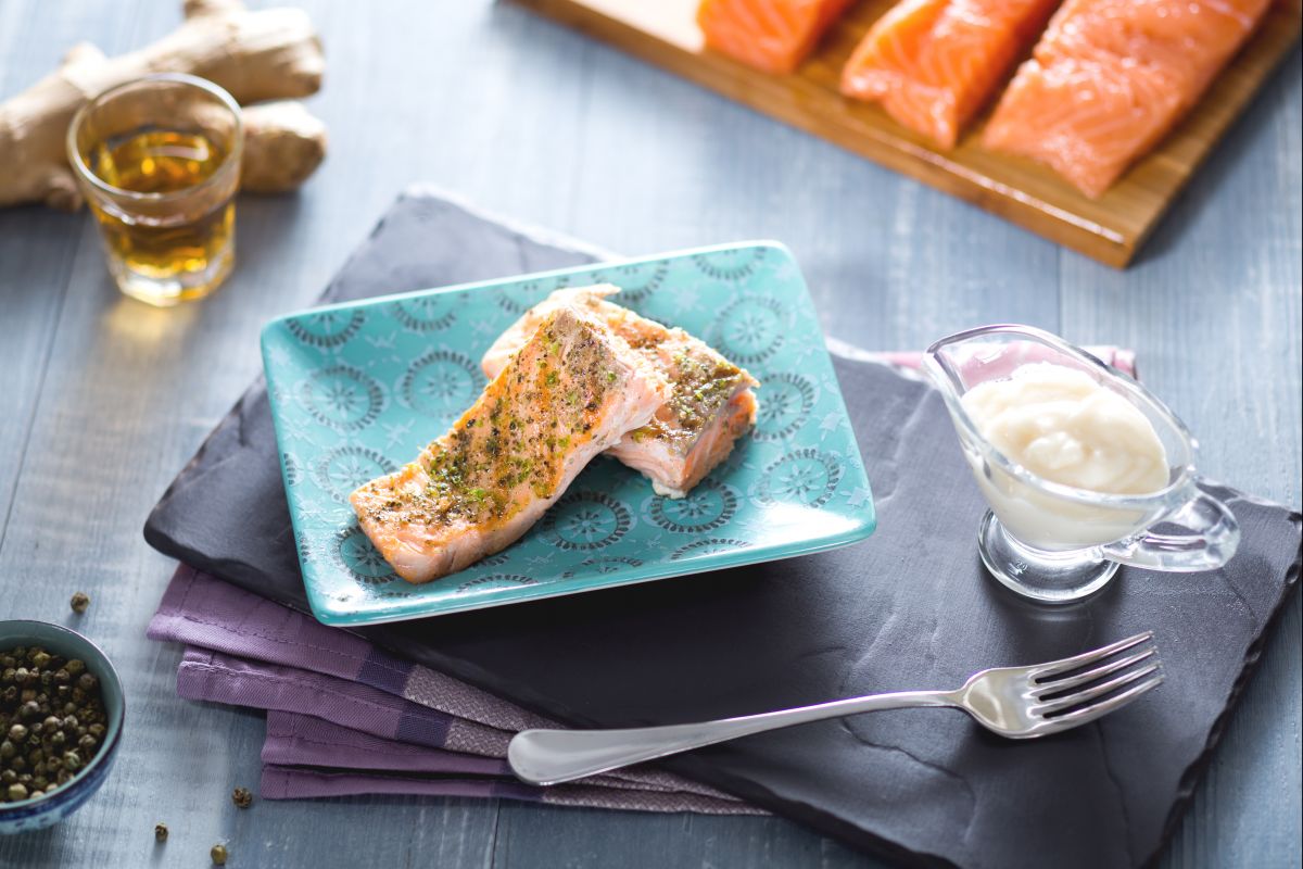 Lachsfilet mit grünem Pfeffer, Ingwer und Limette