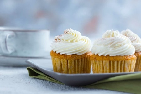 Kürbis- und Karotten-Cupcake
