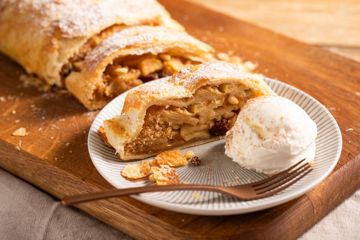 Apfelstrudel mit Blätterteig