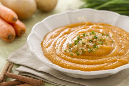 Möhren-Cremesuppe mit Zimt