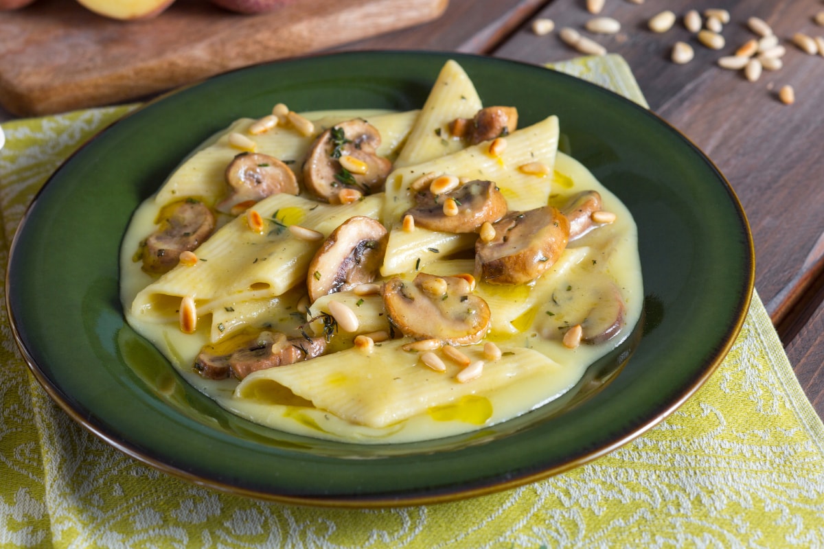 Pennoni mit Kartoffelcreme und Pilzen