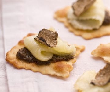 Blätterteig mit Caciocavallo und Trüffel