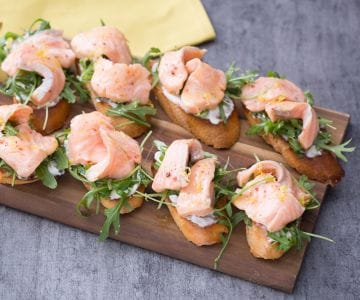 Crostino mit mariniertem Lachs