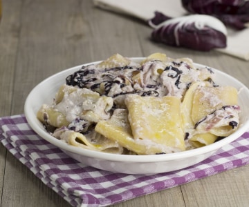 Paccheri mit Radicchio und Fontina-Fondue