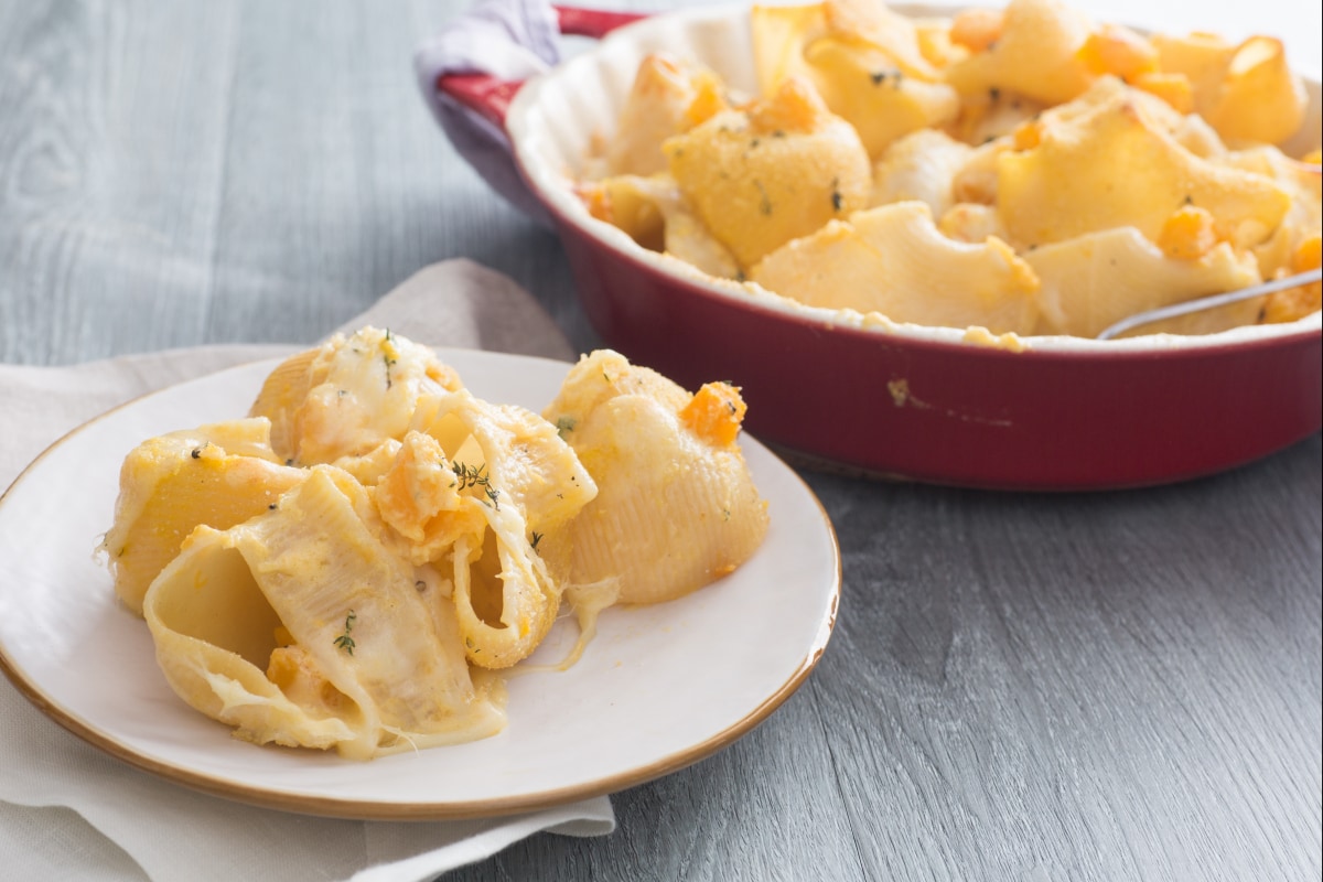 Lumaconi mit Kürbis und Caciocavallo