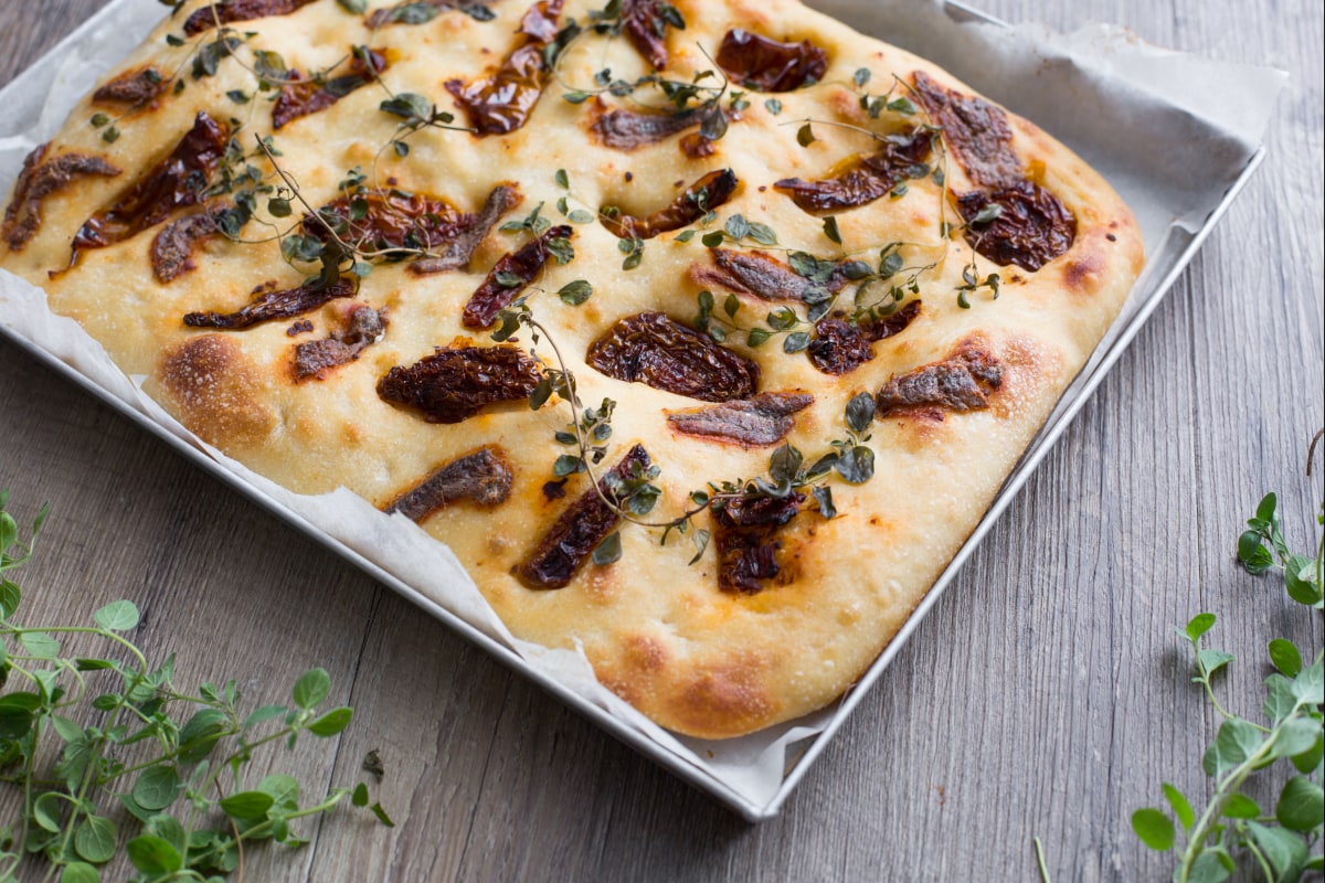 Hartweizen-Focaccia mit Sauerteig