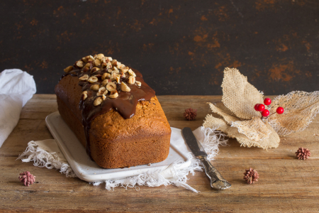 Plumcake mit Haselnüssen und Ingwer