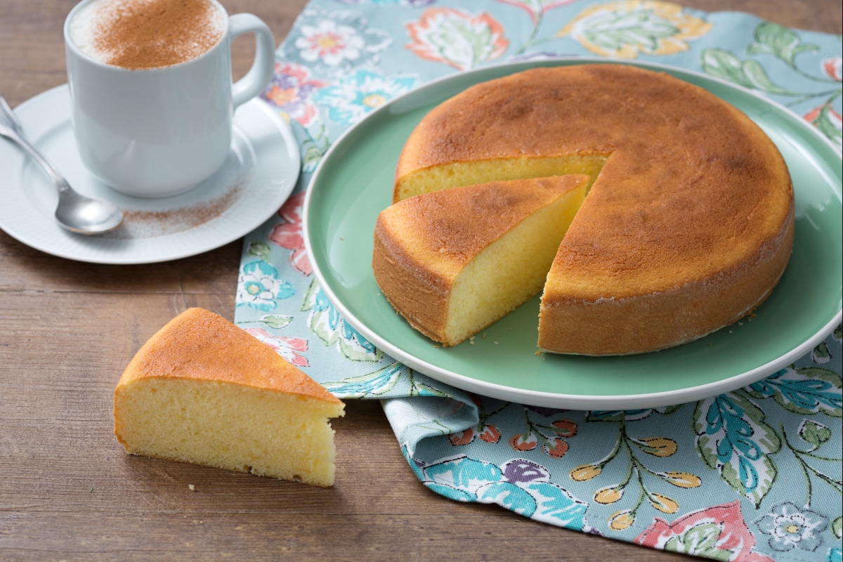 Kuchen mit heißer Milch