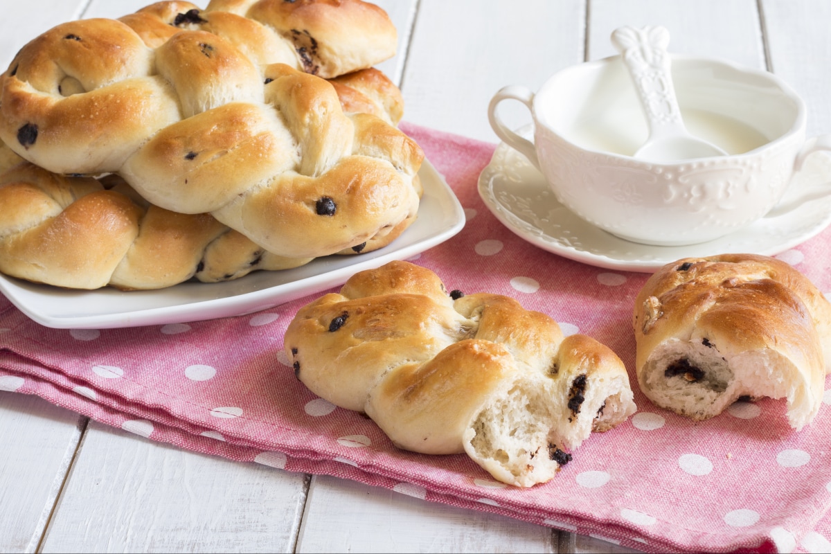 Zöpfchen mit Nüssen und Schokolade