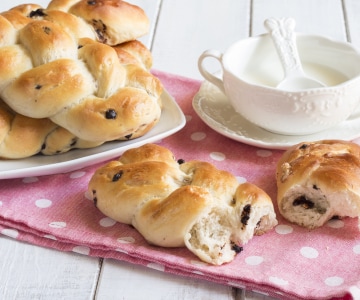 Zöpfchen mit Nüssen und Schokolade