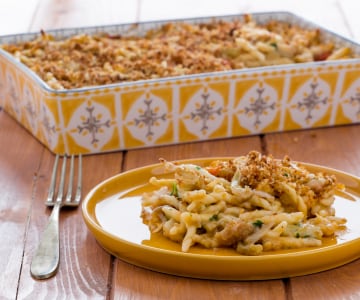 Gebackene Trofie mit Tintenfisch und Blumenkohl