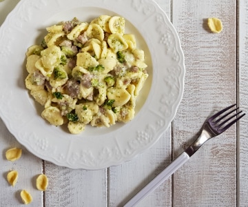 Orecchiette mit Kartoffelcreme, Brokkoli und Wurst